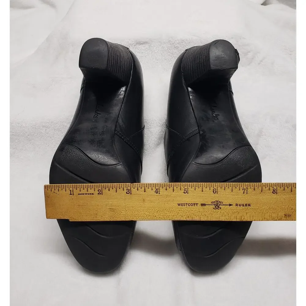 Clarks timeless black